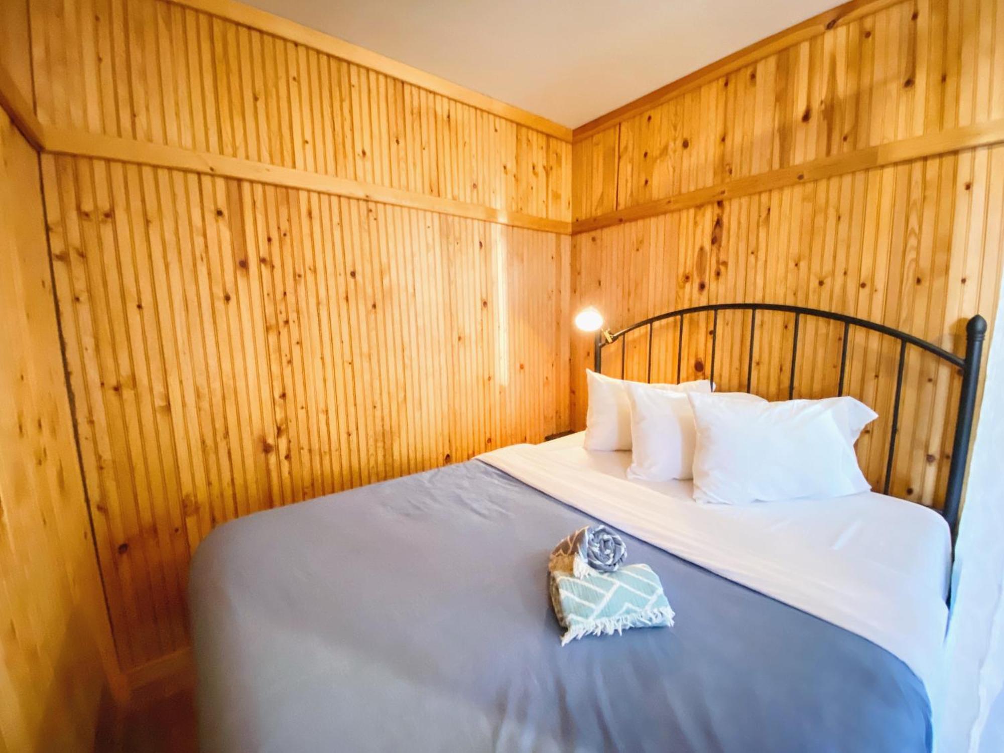 Flathead Lake Resort Woods Bay Eksteriør bilde