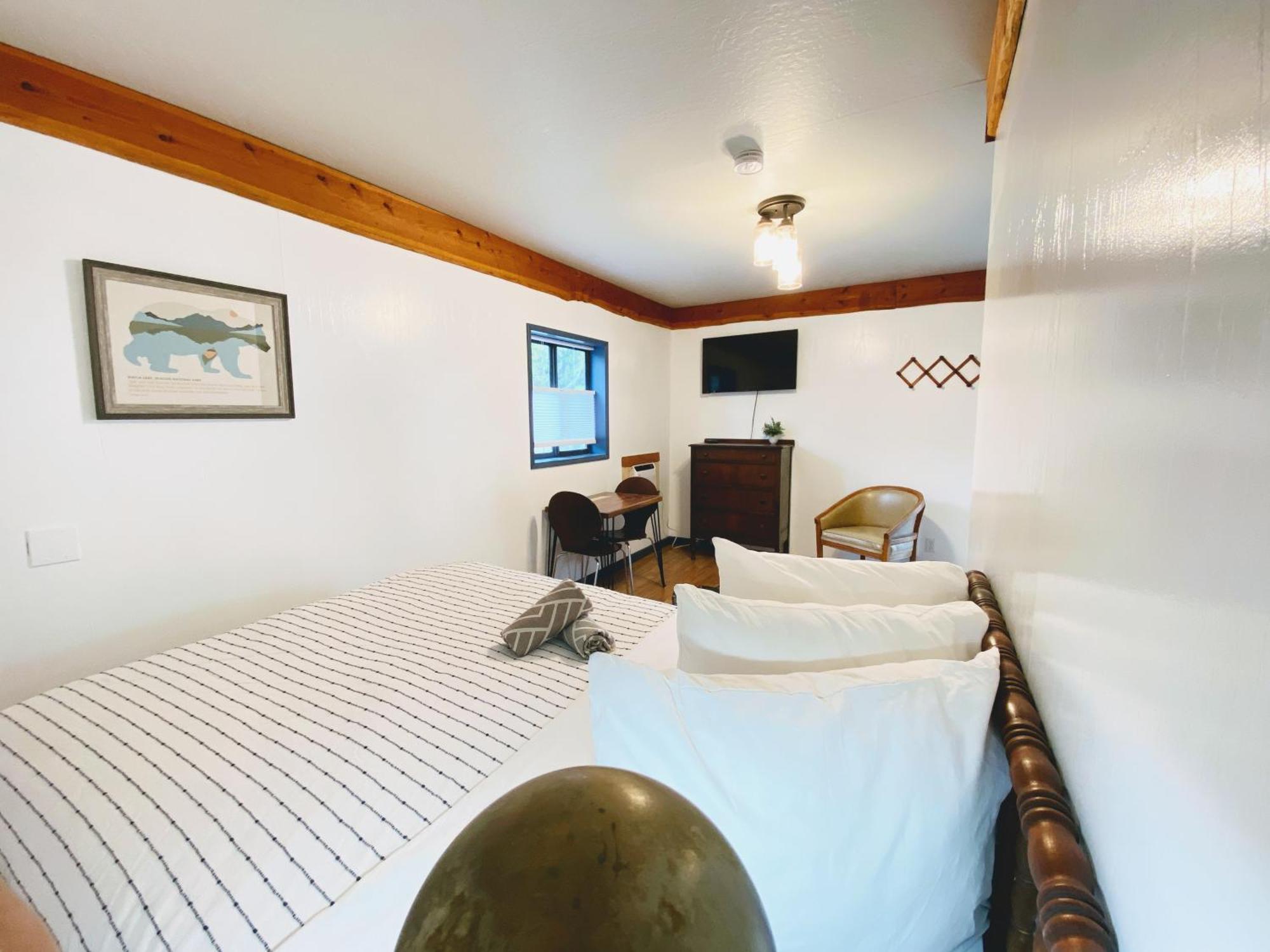 Flathead Lake Resort Woods Bay Eksteriør bilde